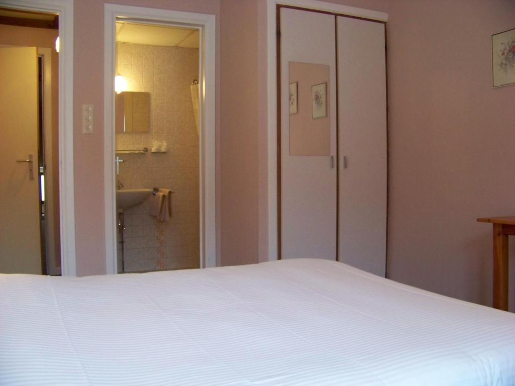 Auberge Le Vieux Moulin Буйон Номер фото