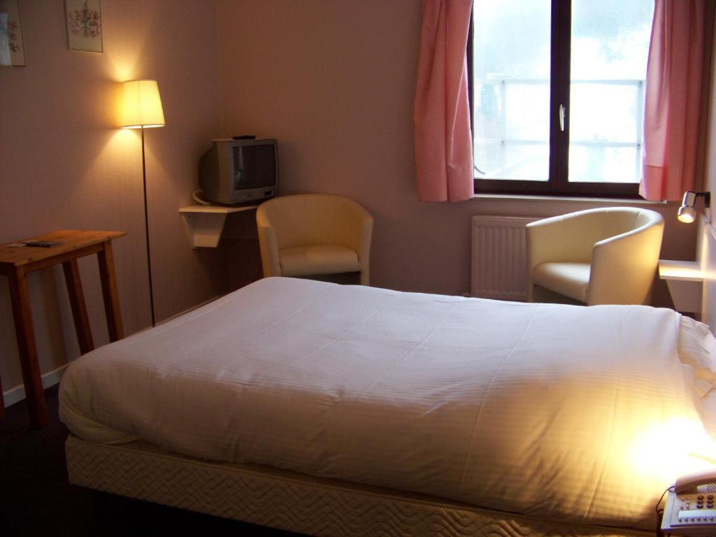 Auberge Le Vieux Moulin Буйон Номер фото